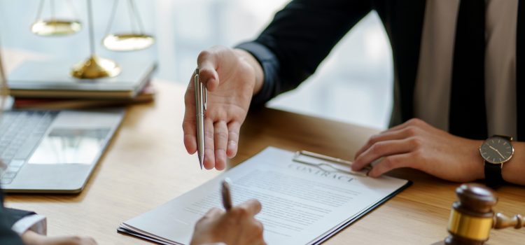 The Legal Execution Department makes an appointment with the customer to sign a mediation agreement.